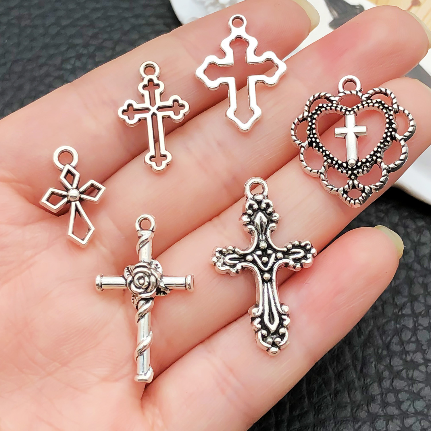 52pcs Assorted Cross Pendants  - Ethnic Fashion Jewellery 评论和价格