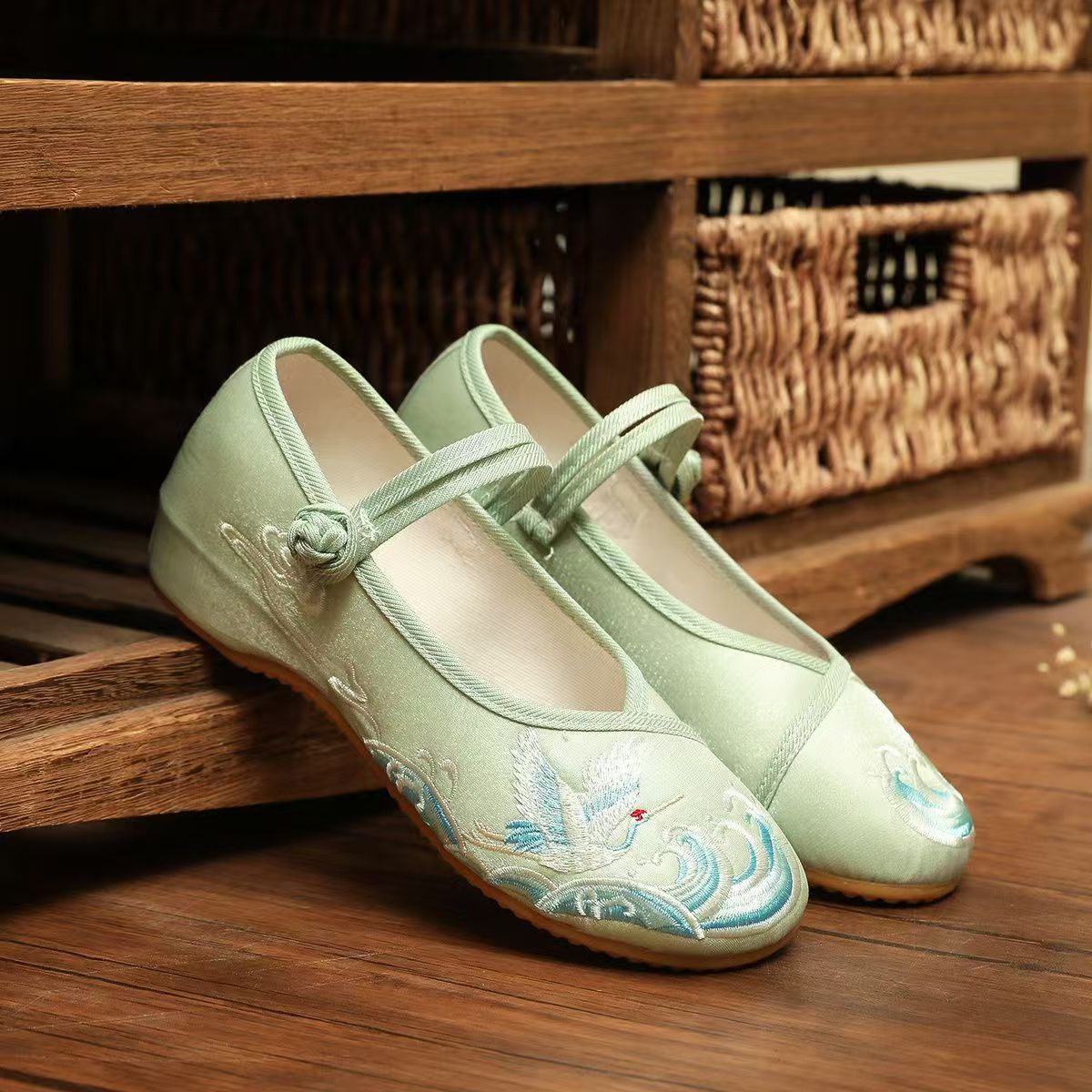 Women Flat Sole Silk Embroider - Ethnic Fabric 评论和价格